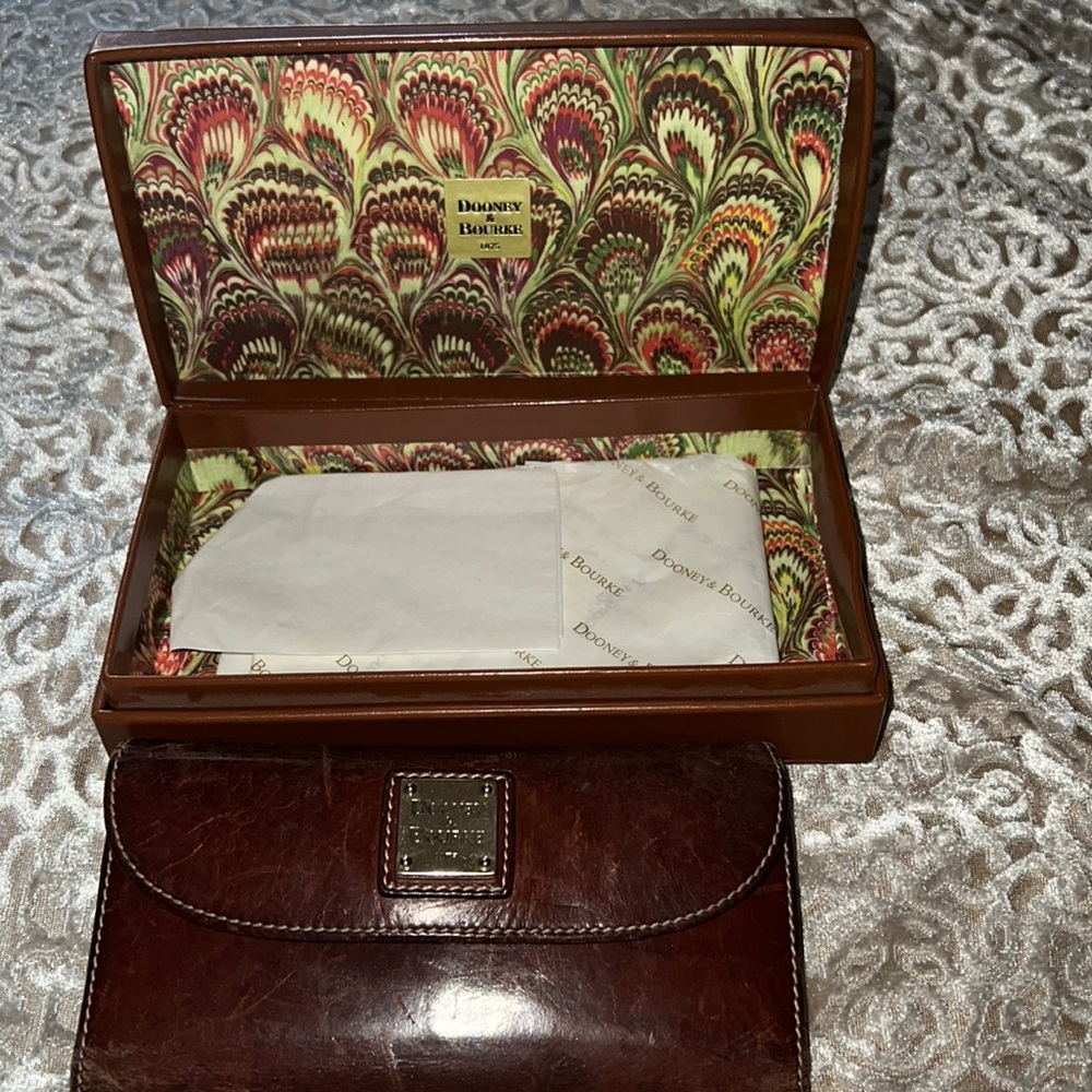 Leather wallet Dooney & Bourke